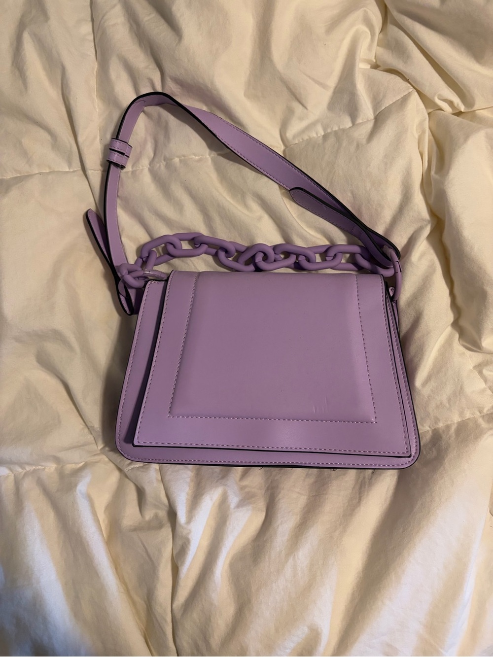 Lavender Vegan Leather Shoulder Bag with Chain Strap